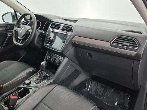 Used 2021 Volkswagen Tiguan SE AWD/4WD image 24