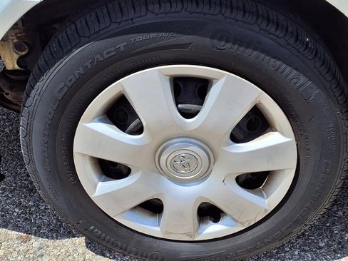 Used 2004 Toyota Camry FWD image 9
