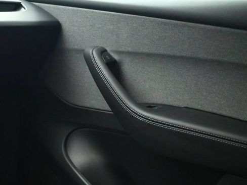 Used 2026 Tesla Model Y 2WD image 44