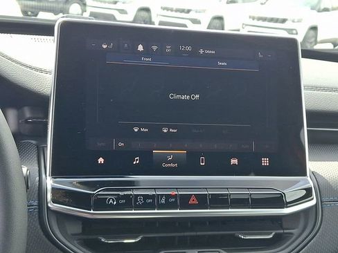 New 2026 Jeep Compass Latitude w/ Sun and Sound Group AWD/4WD image 8