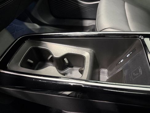 Used 2023 Volkswagen ID.4 Pro S image 32