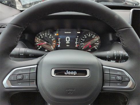 New 2026 Jeep Compass Latitude image 25
