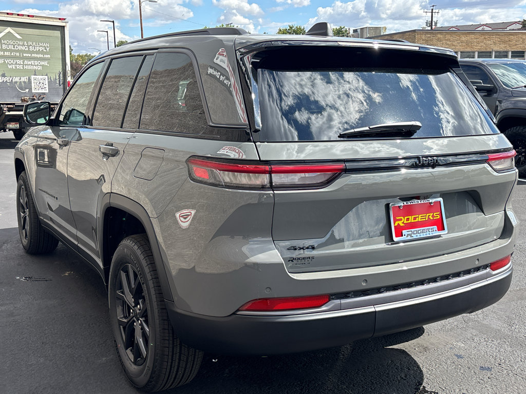 New 2027 Jeep Grand Cherokee Altitude AWD/4WD image 8