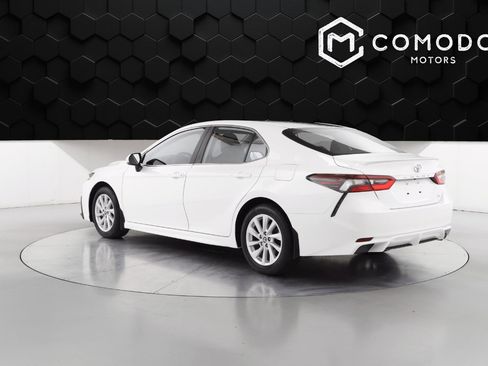 Used 2023 Toyota Camry SE image 5