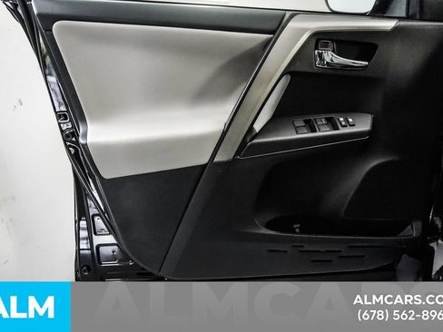 Used 2018 Toyota RAV4 XLE AWD/4WD image 48