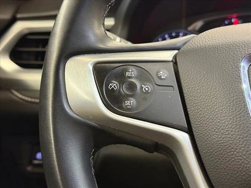 Used 2023 GMC Acadia SLT image 12