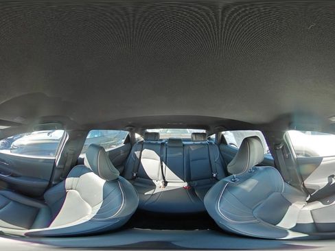 Used 2025 Toyota Crown AWD/4WD image 42