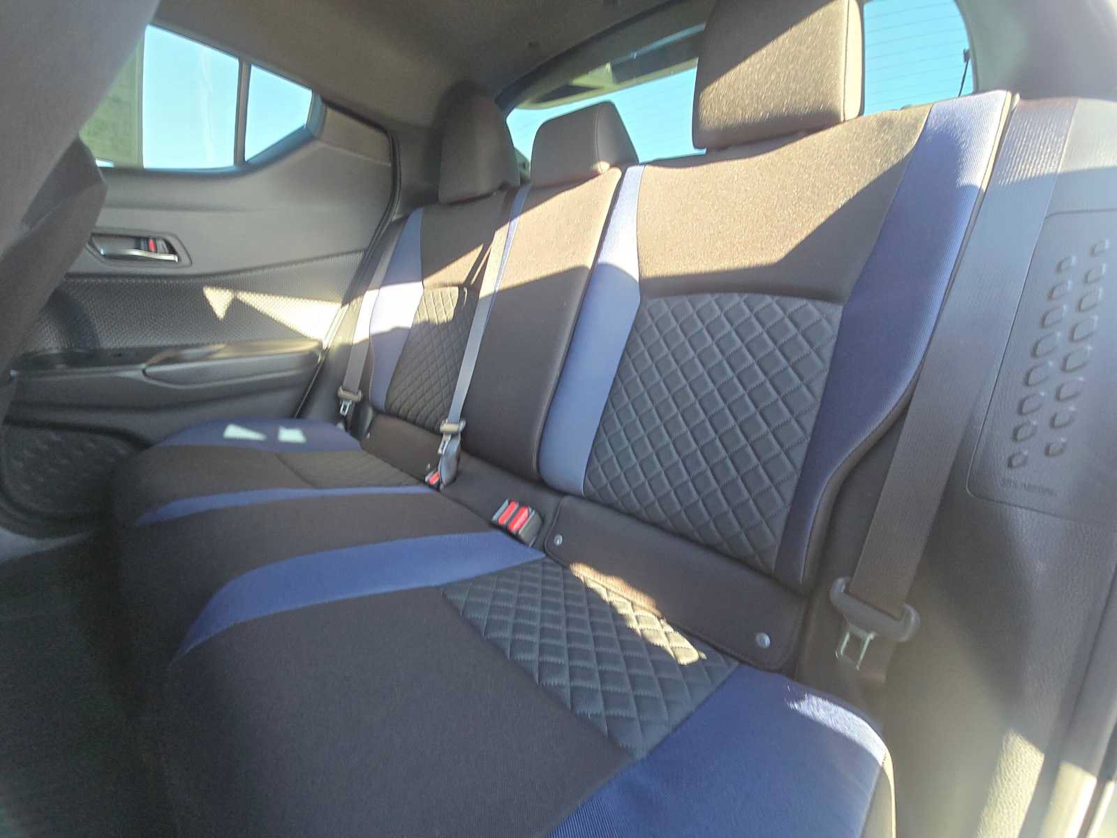 Used 2020 Toyota C-HR XLE FWD image 17