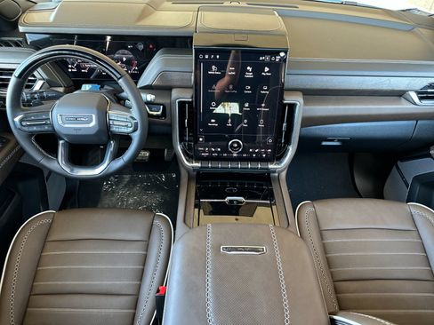 New 2026 GMC Yukon XL Denali Ultimate AWD/4WD image 13
