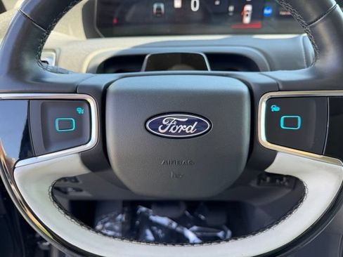 Certified 2025 Ford Expedition Platinum w/ Driver's Package AWD/4WD image 18
