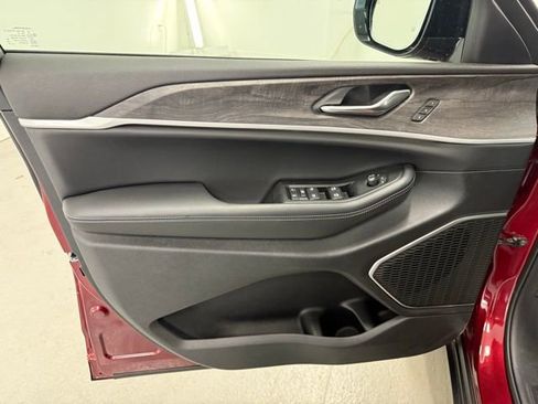 New 2025 Jeep Grand Cherokee L Limited w/ Luxury Tech Group II image 14