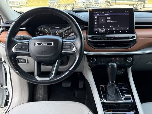 Used 2022 Jeep Compass Limited image 7
