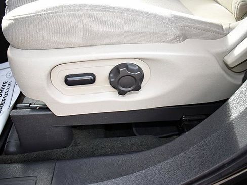 Used 2014 Ford Explorer XLT w/ Equipment Group 201A image 11