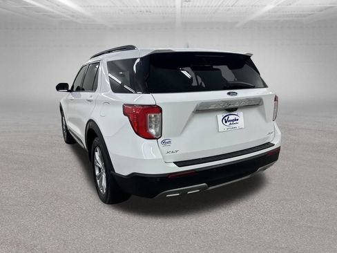 Used 2021 Ford Explorer XLT w/ Equipment Group 202A AWD/4WD image 9