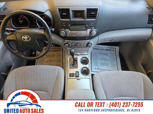 Used 2012 Toyota Highlander FWD w/ Cold Weather Pkg image 14
