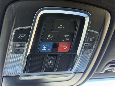 Used 2022 RAM 2500 Limited image 32