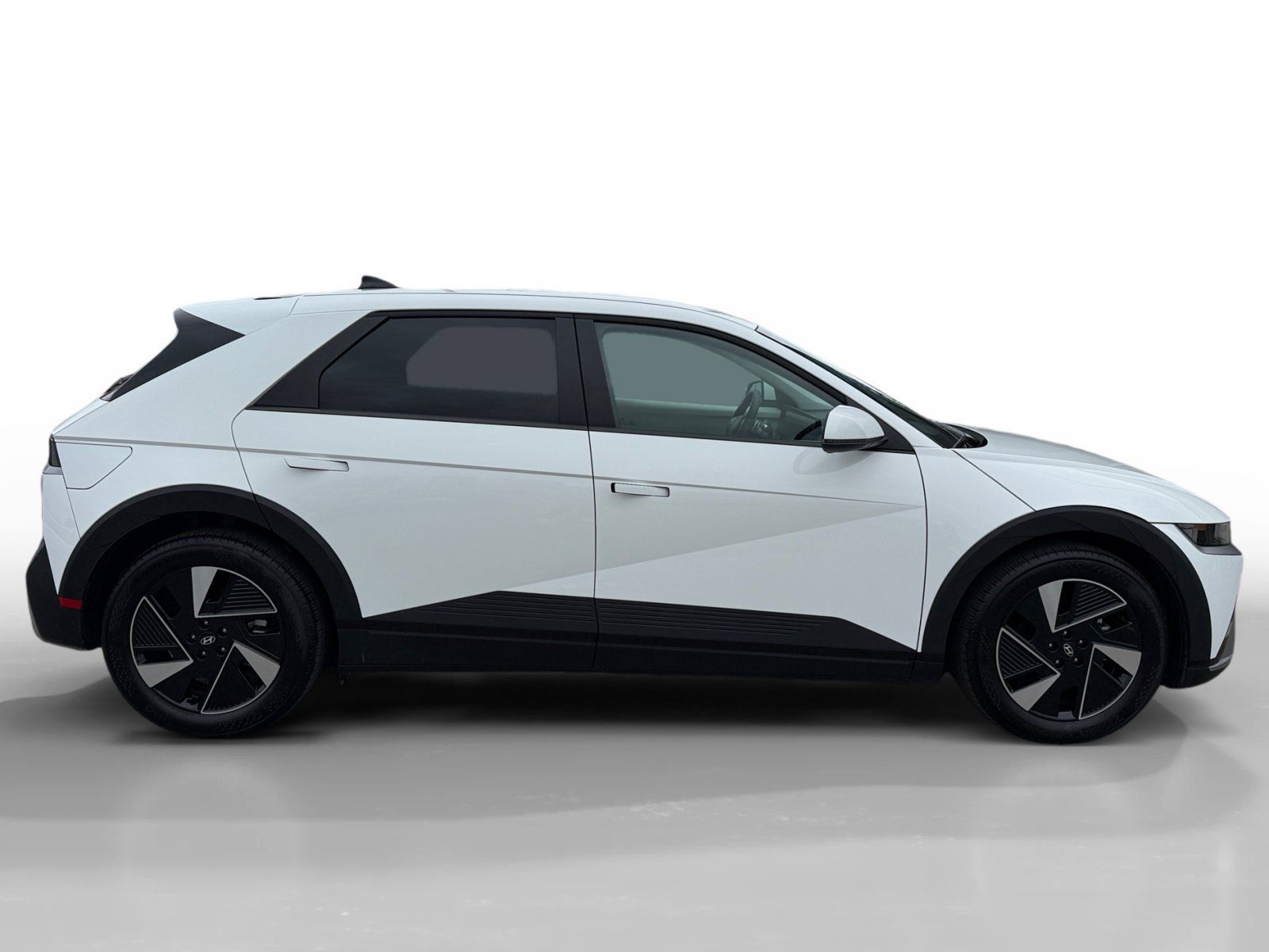 Certified 2025 Hyundai Ioniq 5 SE RWD image 6