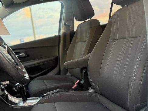 Used 2015 Chevrolet Trax LT w/ LT Sun and Sound Package image 14