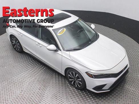 Used 2023 Honda Civic EX-L image 3