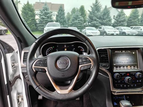 Used 2017 Jeep Grand Cherokee Limited AWD/4WD image 12
