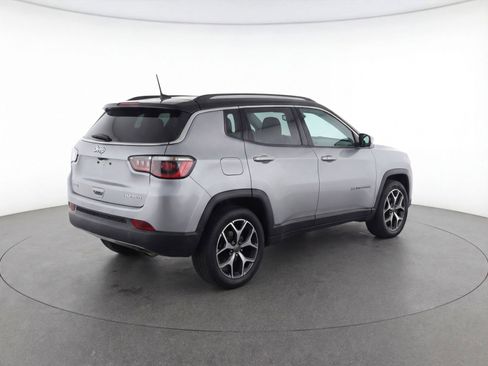 Used 2025 Jeep Compass Limited AWD/4WD image 7