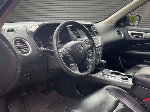 Used 2018 Nissan Pathfinder SL w/ SL Premium Package AWD/4WD image 16