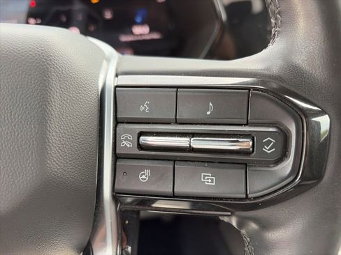 Used 2024 Chevrolet Colorado LT w/ LT Convenience Package III AWD/4WD image 8