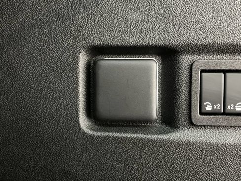Certified 2025 GMC Yukon Elevation w/ LPO, Elevation Black Package AWD/4WD image 33
