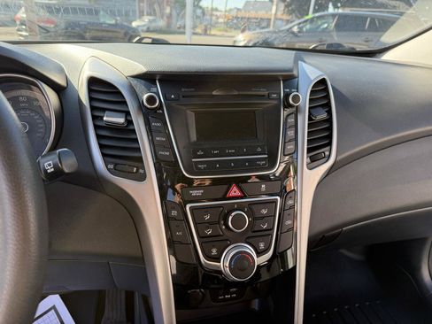 Used 2017 Hyundai Elantra GT FWD image 15