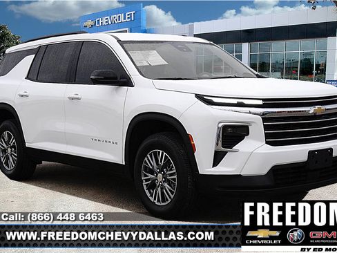 New 2026 Chevrolet Traverse LT w/ LPO, Floor Liner Package image 1