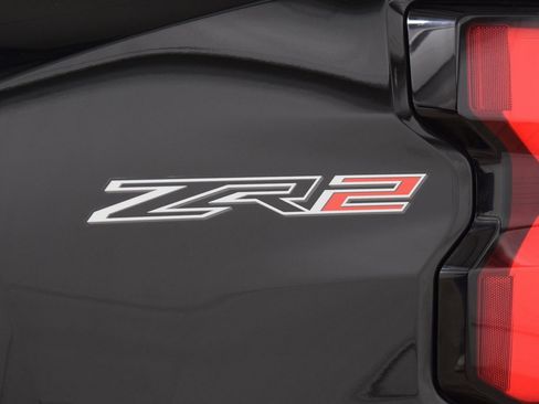 Used 2023 Chevrolet Colorado ZR2 w/ ZR2 Convenience Package III image 29