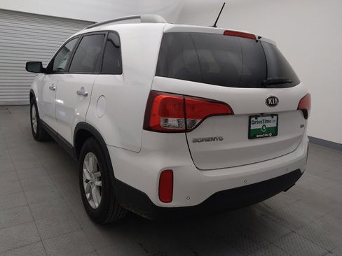 Used 2015 Kia Sorento LX image 5