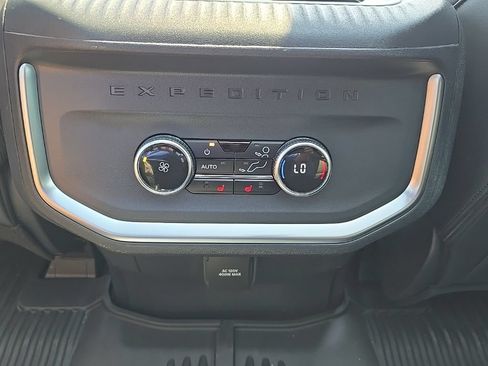 Used 2025 Ford Expedition Platinum w/ Stealth Appearance Package AWD/4WD image 44