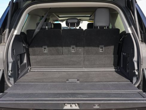 Used 2025 Ford Expedition Platinum AWD/4WD image 28