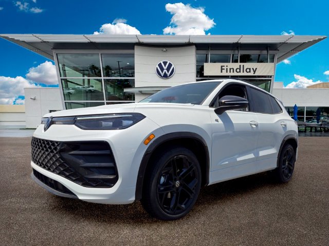 New 2026 Volkswagen Tiguan SE R-Line FWD image 2