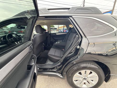 Used 2017 Subaru Outback 2.5i Premium AWD/4WD image 12