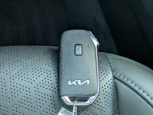 Certified 2023 Kia Sorento S FWD image 29