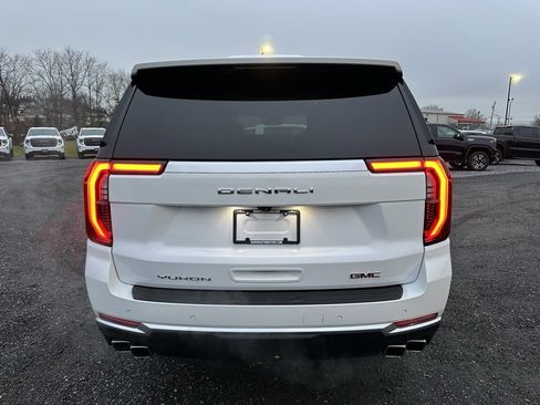 Used 2025 GMC Yukon XL Denali w/ Sun & Power Step Package image 7