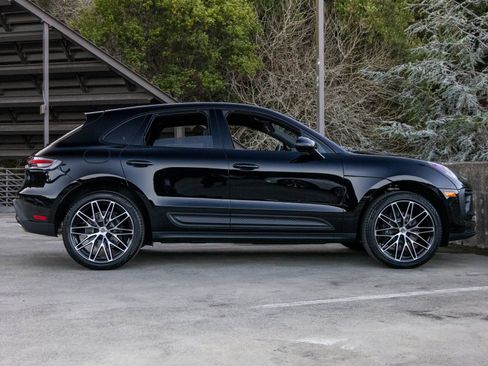 New 2026 Porsche Macan image 12
