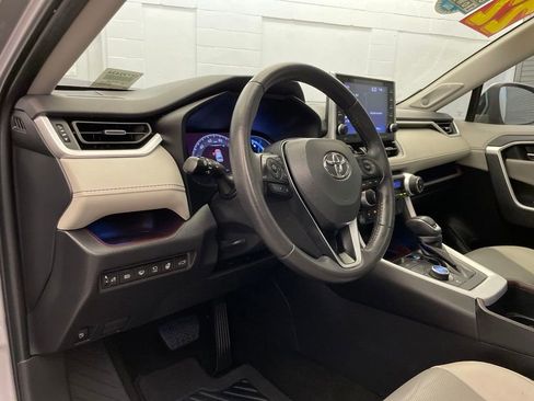 Used 2022 Toyota RAV4 Limited AWD/4WD image 12