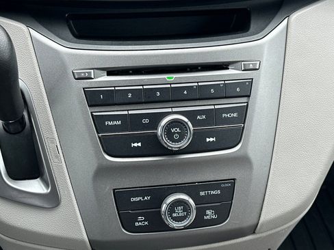 Used 2016 Honda Odyssey LX image 18