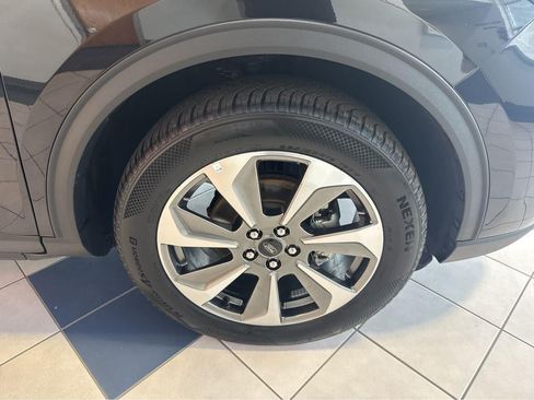 Used 2025 Ford Escape Platinum AWD/4WD image 6