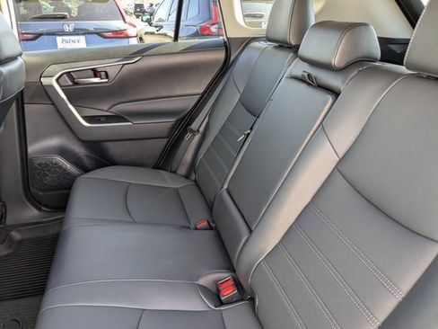 Used 2023 Toyota RAV4 XLE Premium image 14