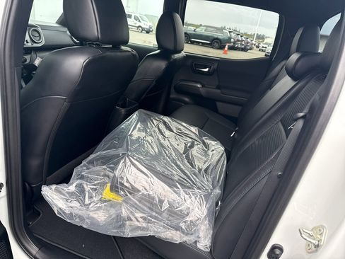 Used 2018 Toyota Tacoma TRD Pro AWD/4WD image 16