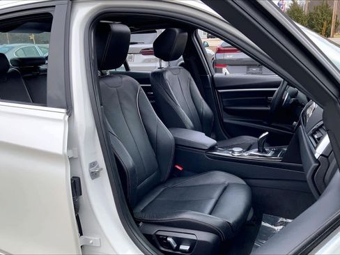 Used 2018 BMW 330i xDrive Sedan image 8