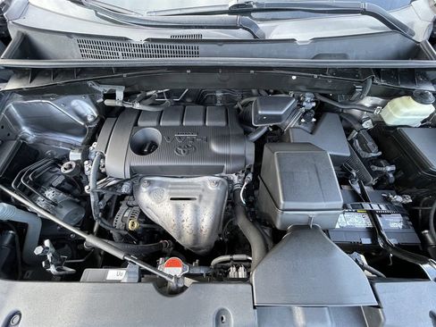 Used 2016 Toyota Highlander LE FWD image 6