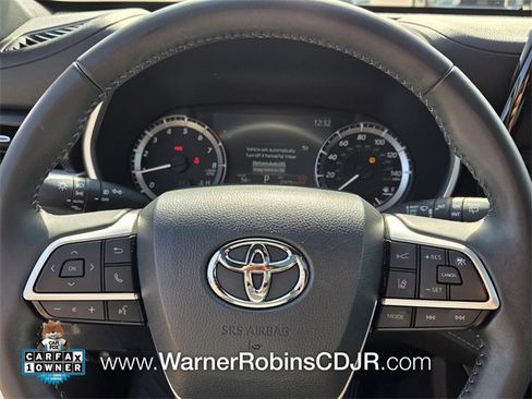 Used 2024 Toyota Highlander XSE image 28