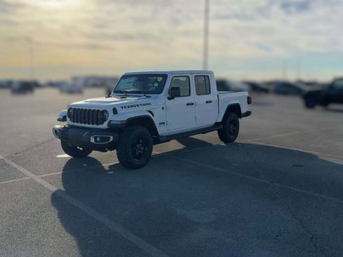 New 2026 Jeep Gladiator Sport image 4