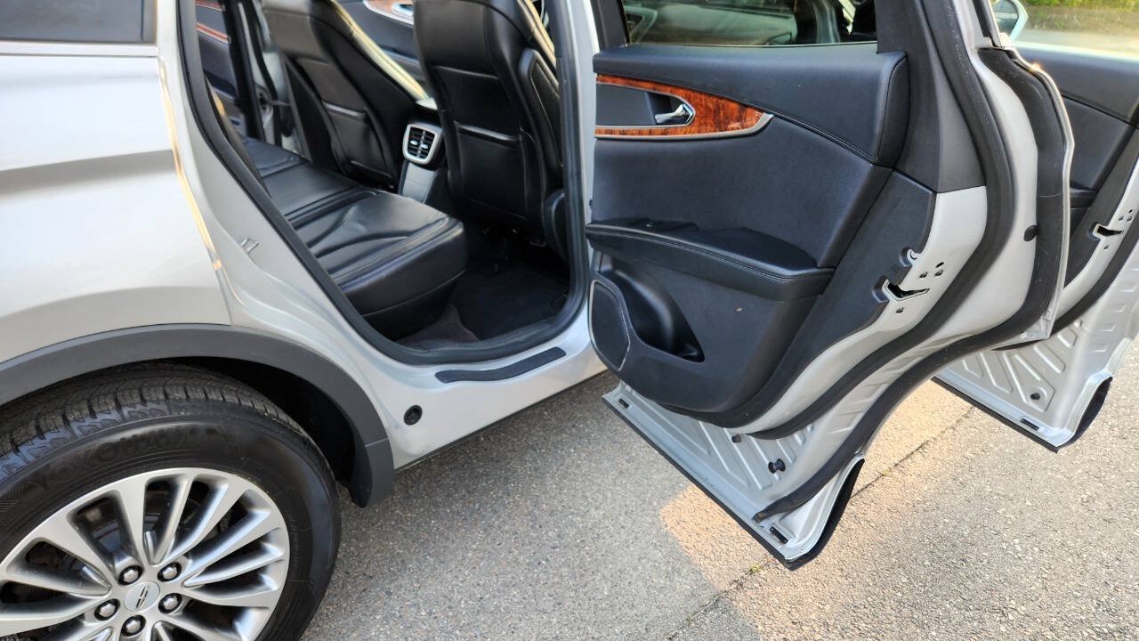 Used 2016 Lincoln MKX Select w/ Select Plus Package AWD/4WD image 37