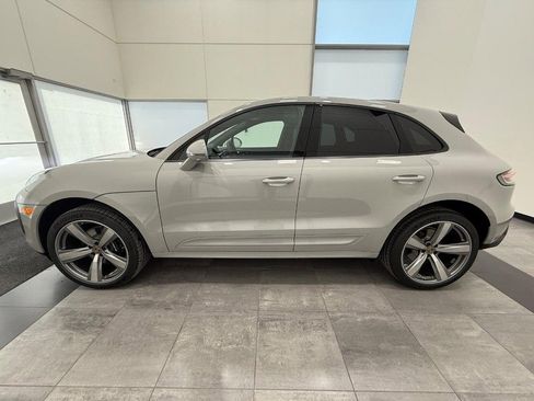 New 2026 Porsche Macan image 2